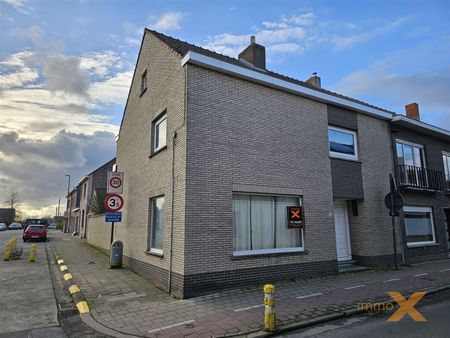 RUIME WONING MET DUBBEL GARAGE EN TUINTJE - Foto 2