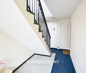 Poplar Way, Ilford - Photo 2