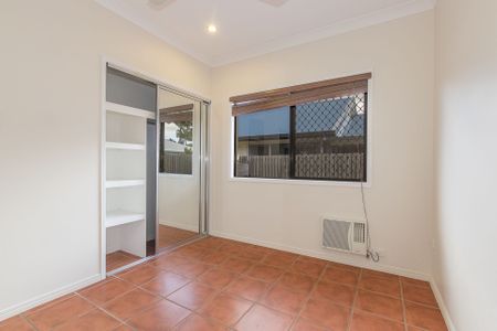 27 Woodlake Avenue, Kirwan - Photo 3