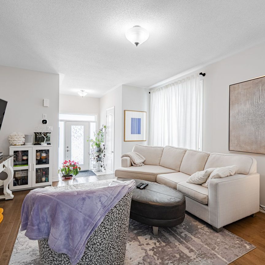 For Lease - 6 Darvoy Mews, Orleans - Convent Glen and Area, Ontario - Photo 1