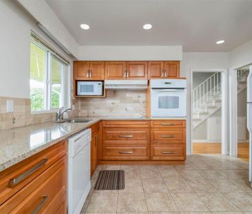 368 Newdale Court, North Vancouver - Photo 6