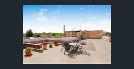 Stunning Art-Deco Style 3-Bedroom Apartment in Prime St Kilda East Location | FLARE REAL ESTATE - Photo 5