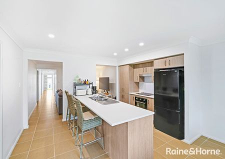 Light-Filled Living in Nowra - Photo 5