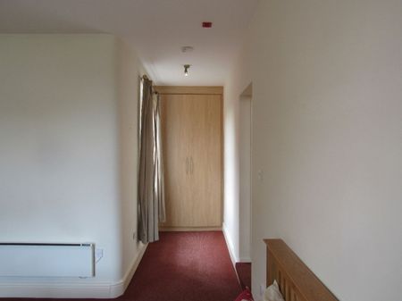 Garstang Road Flat, PRESTON, Lancashire PR2 8JS - Photo 5