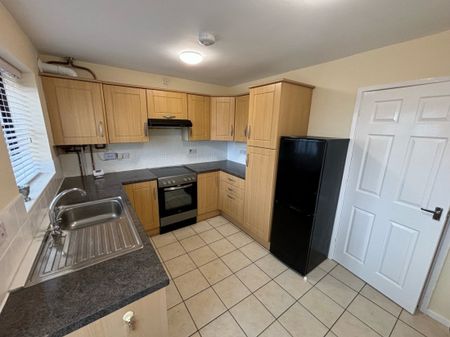 Clos Eileen Chilcott, Llansamlet, SWANSEA - Photo 2