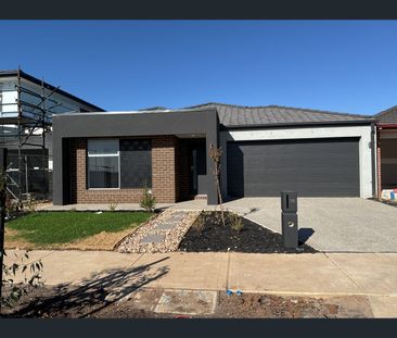 15 Millbrook Dr, Wyndham Vale, Vic 3024 - Photo 4