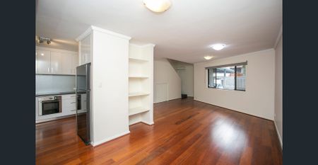 Recently Renovated Townhouse - Photo 5