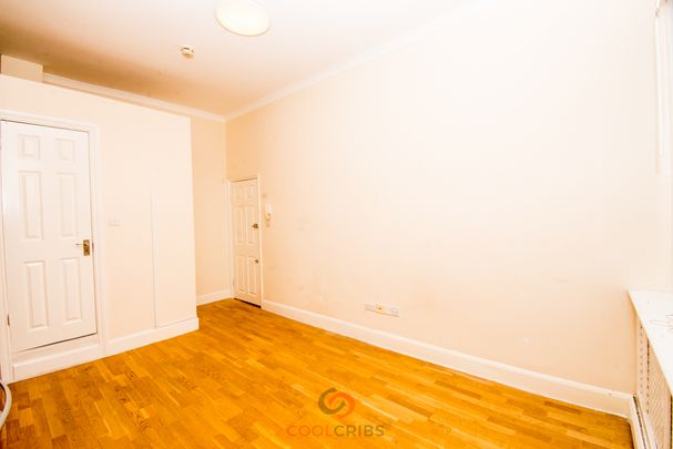 Kensington Gardens Square, Bayswater, W2 - Photo 1