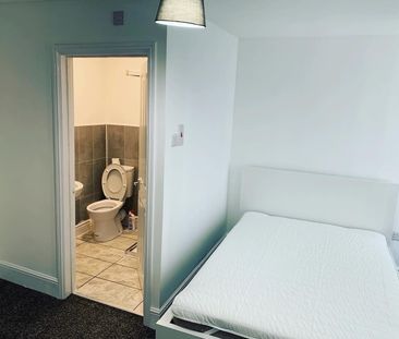 3 Bed Terraced House, Miranda Road, L20 - Photo 1