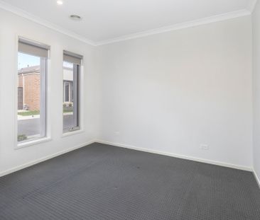 TWO BEDROOM HOME IN CENTRAL LOCATION - Photo 4
