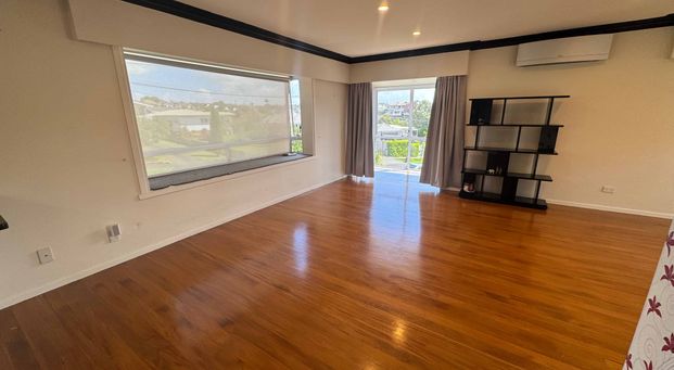 Three-Bedroom Home, Minutes from the Beach! - Photo 1