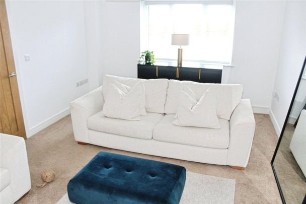 3 bedroom semi-detached house to rent - Photo 1