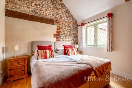 2 bedroom barn conversion to rent - Photo 3