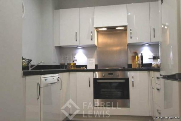 1 bedroom property to rent in Southall - Photo 1