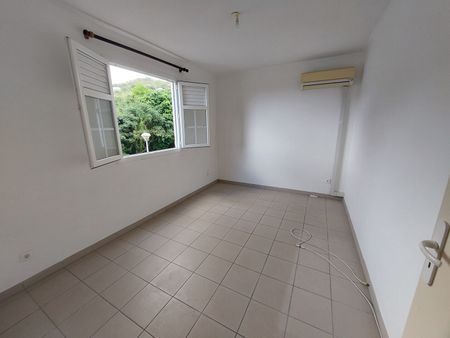 Location appartement 3 pièces, 68.59m², Case-Pilote - Photo 4