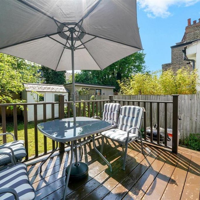4 bedroom terraced house to rent - Photo 1