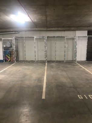 “Luxury One Bedroom Apartment - Plus Study” - Photo 1