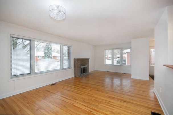 For Lease - 2366 Cheshire Road, Parkway Park - Queensway Terrace S and Area, Ontario - Photo 1