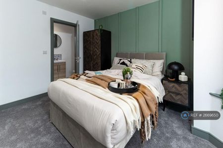 1 bedroom in a house share to rent - Photo 3