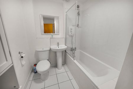 2 bedroom flat to rent - Photo 3