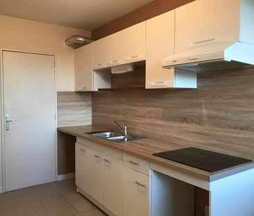 Location Appartement 3 pièces 62m² RIORGES 42153 - Photo 5