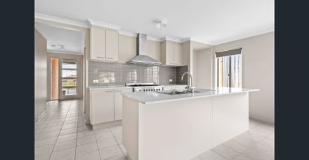 CHARMING HOME IN PRIME LOCATION - Photo 3