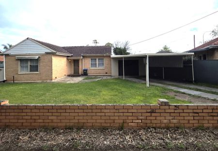 Spacious 3 Bedroom Home - Comfortable Living Awaits! - Photo 2
