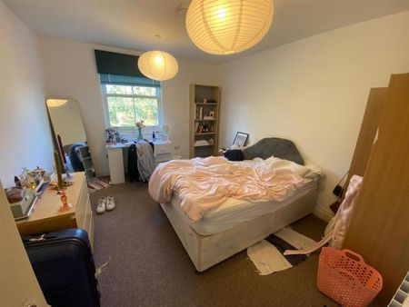 4 bedroom apartment to rent - Photo 4