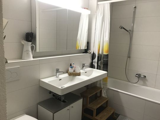 Rent a 4 ½ rooms apartment in Uetikon am See - Foto 1