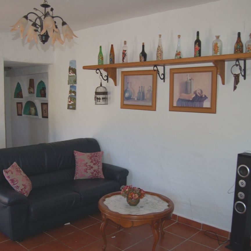 A One Bedroom Cortijo For Rent Situated In The Frigiliana Countryside - Foto 1