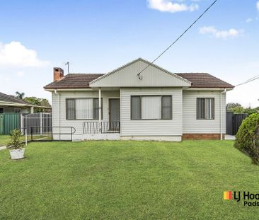 Move-In Ready! Freshly Renovated 3-Bedroom Home - Photo 4