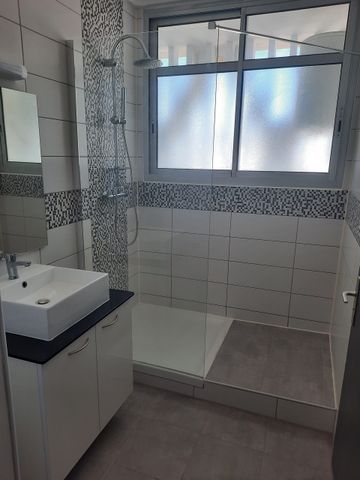 A louer appartements du T3 au T5 rue Mazagran à SAINT DENIS - Photo 5