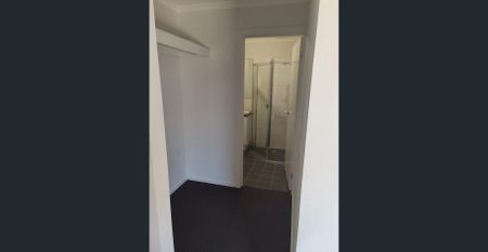 Modern Family Home - Photo 3