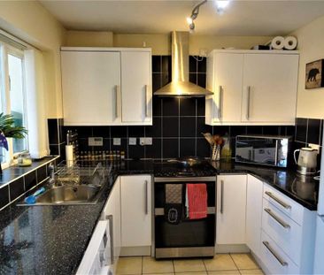3 bedroom semi-detached house to rent - Photo 2