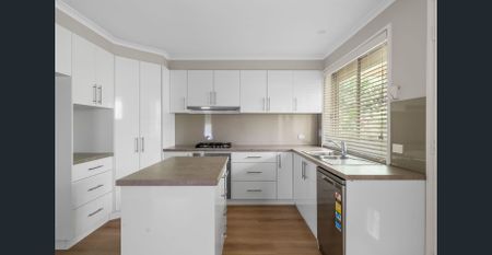 Move in before Christmas! - Photo 2