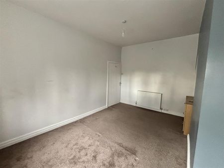 To Let 3 Bed House - Terraced Station Road, Greenfield £900 pcm - Photo 5