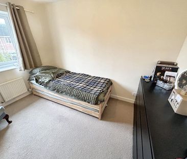 3 bedroom semi-detached house to rent - Photo 6