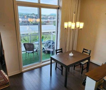 🏢 Grand 3½ moderne avec stationnement intérieur – Disponible 1er ju... - Photo 2