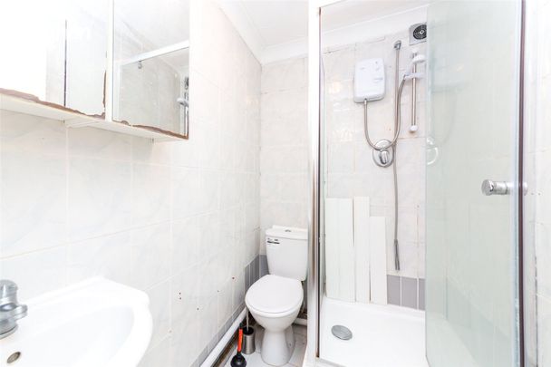 6 bedroom semi-detached house to rent - Photo 1