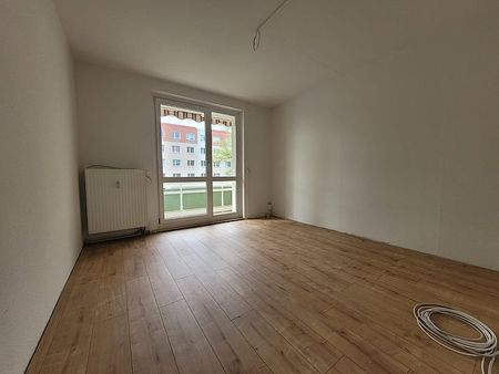 ERSTBEZUG mit Balkon und neuem Laminatboden in Kappel! - Foto 4