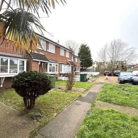 Bramley Close, Staines-upon-thames, Surrey, TW18 - Photo 3