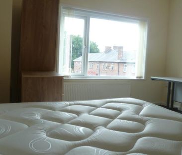 1 bedroom in a house share to rent - Photo 5
