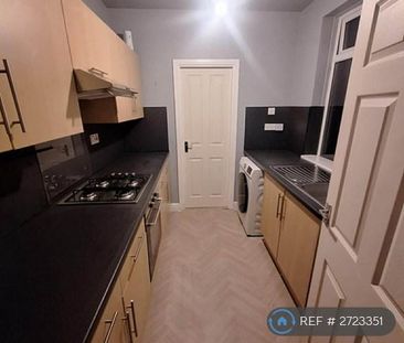 2 bedroom flat to rent - Photo 6