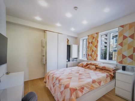 Room in a Shared Flat, Marshall Street, W1F - Photo 5