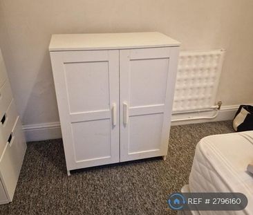 1 bedroom in a house share to rent - Photo 6