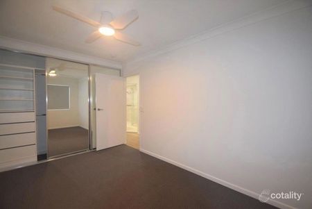 "Lifestyle & Location - The Perfect Coorparoo Unit" - Photo 2