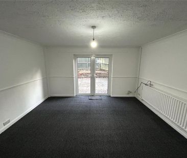 4 bedroom terraced house to rent - Photo 3