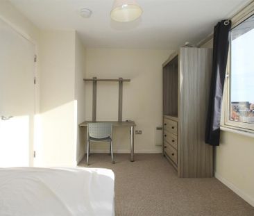 1 bedroom penthouse to rent - Photo 4