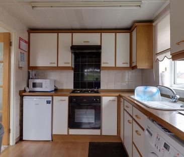 2 bedroom bungalow to rent - Photo 3