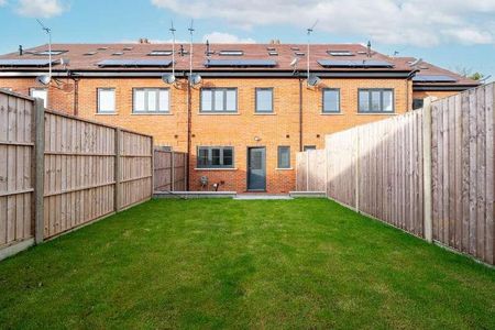 Chapel Croft, Chipperfield, Kings Langley, Hertfordshire, WD4 - Photo 2